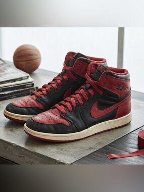 Nike Kids Black and Red Retro High-Top Air Jordan Sneakers